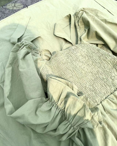 OPHELIA™ | FRANZÖSISCHES KLEID MIT RÜSCHENÄRMELN